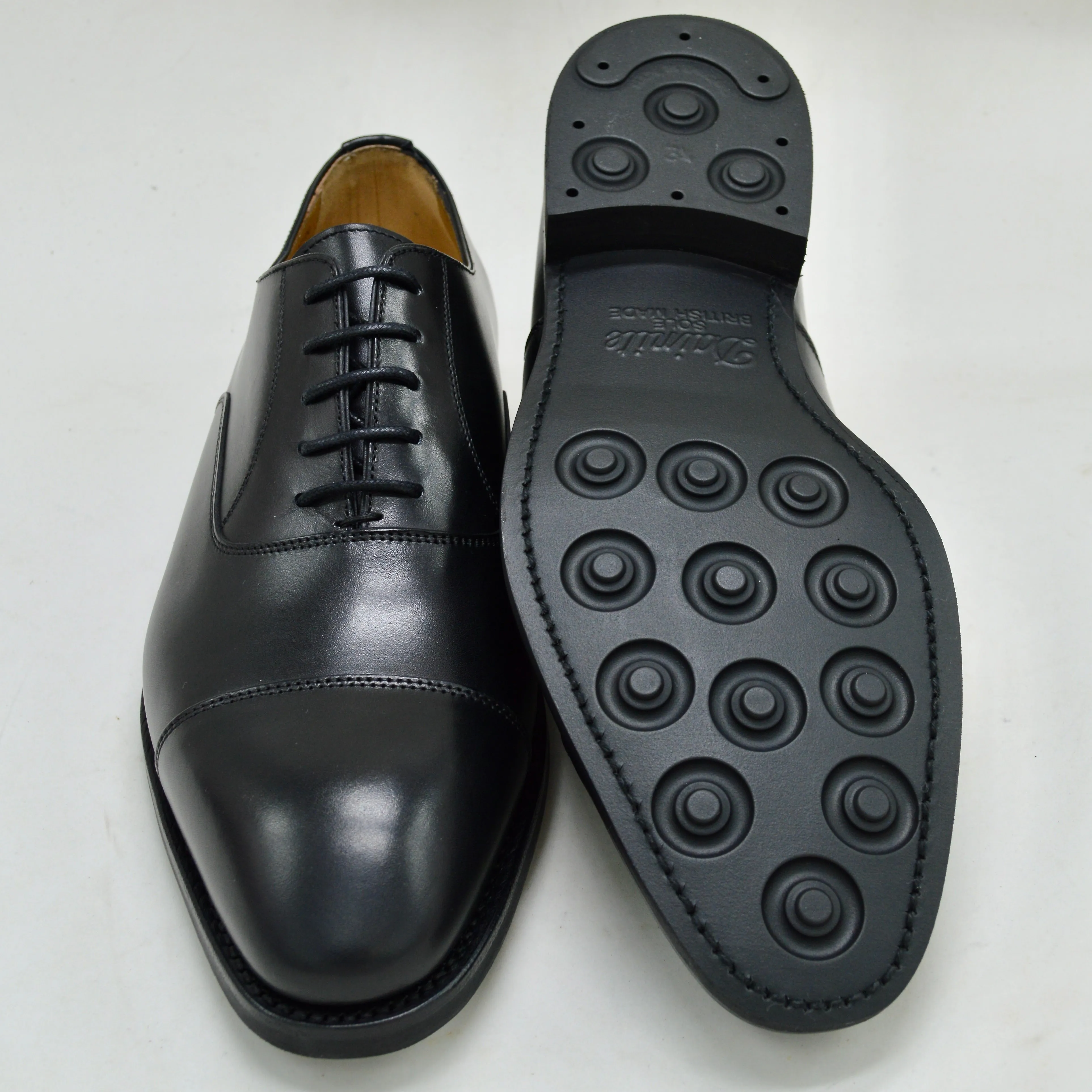 Berwick 1707 Straight Cap Oxford (5217) - Black Boxcalf (Dainite)