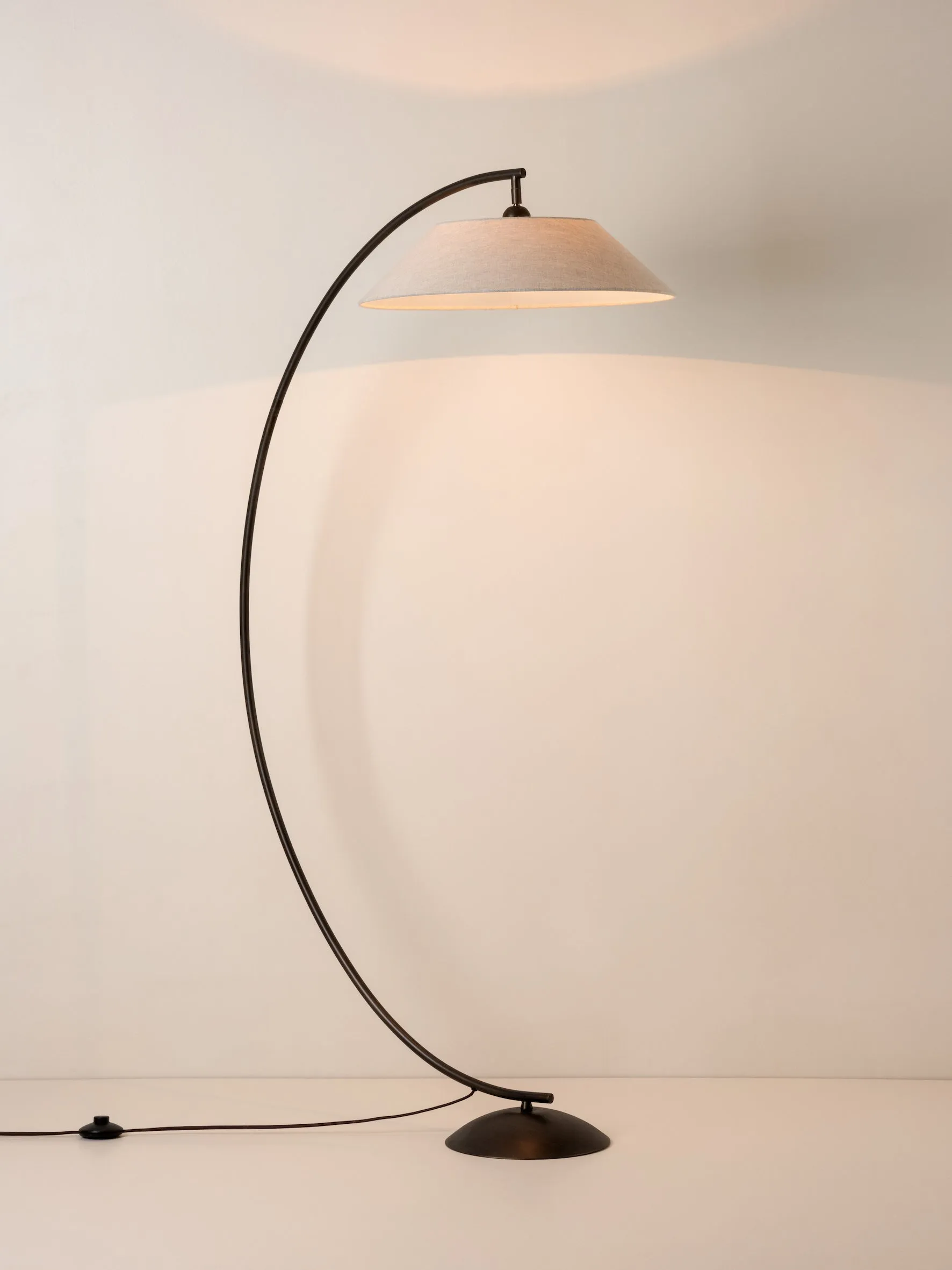 Circo - arc bronze and linen floor lamp