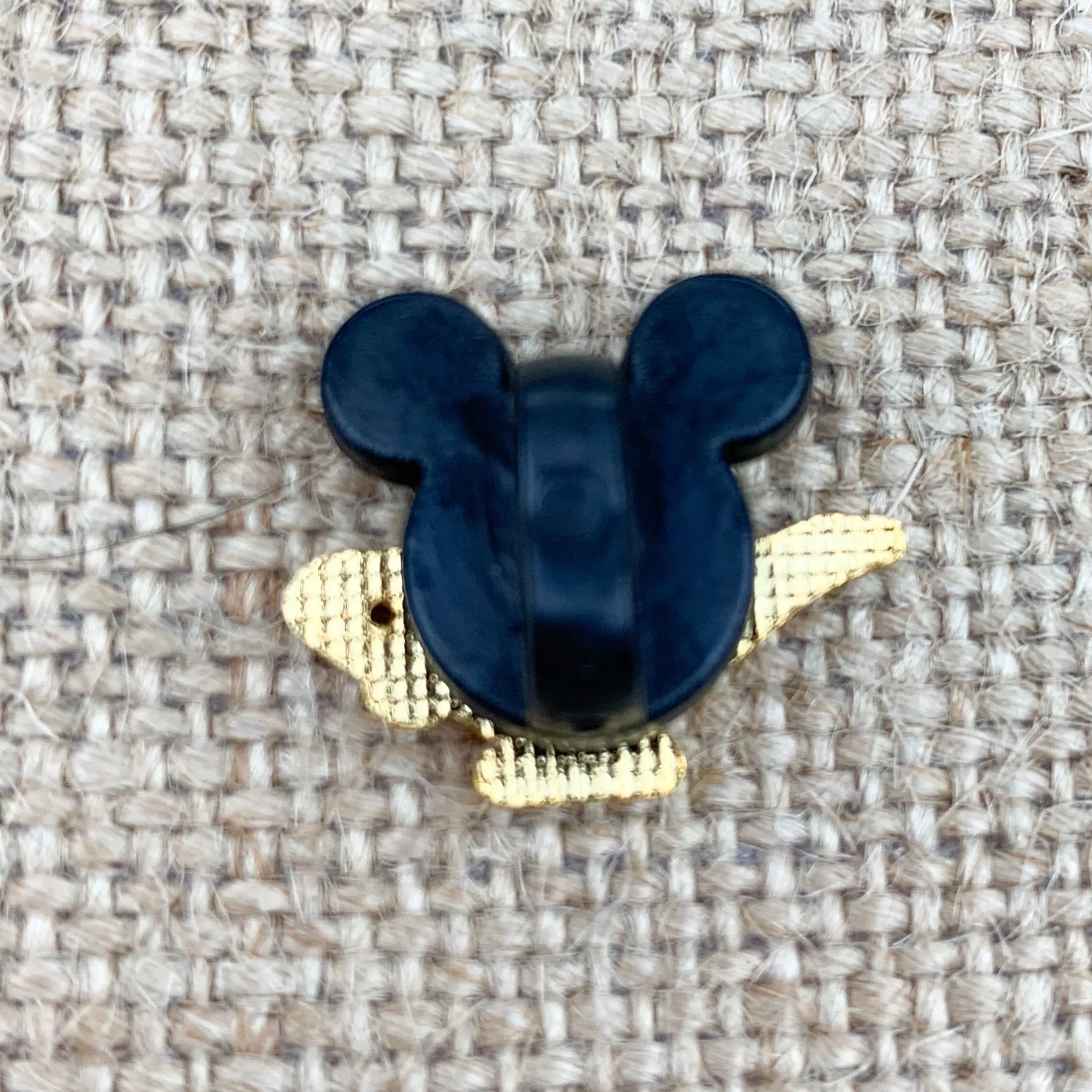 Disney Disneyland Aladdin Genie Lamp Miniature Pin