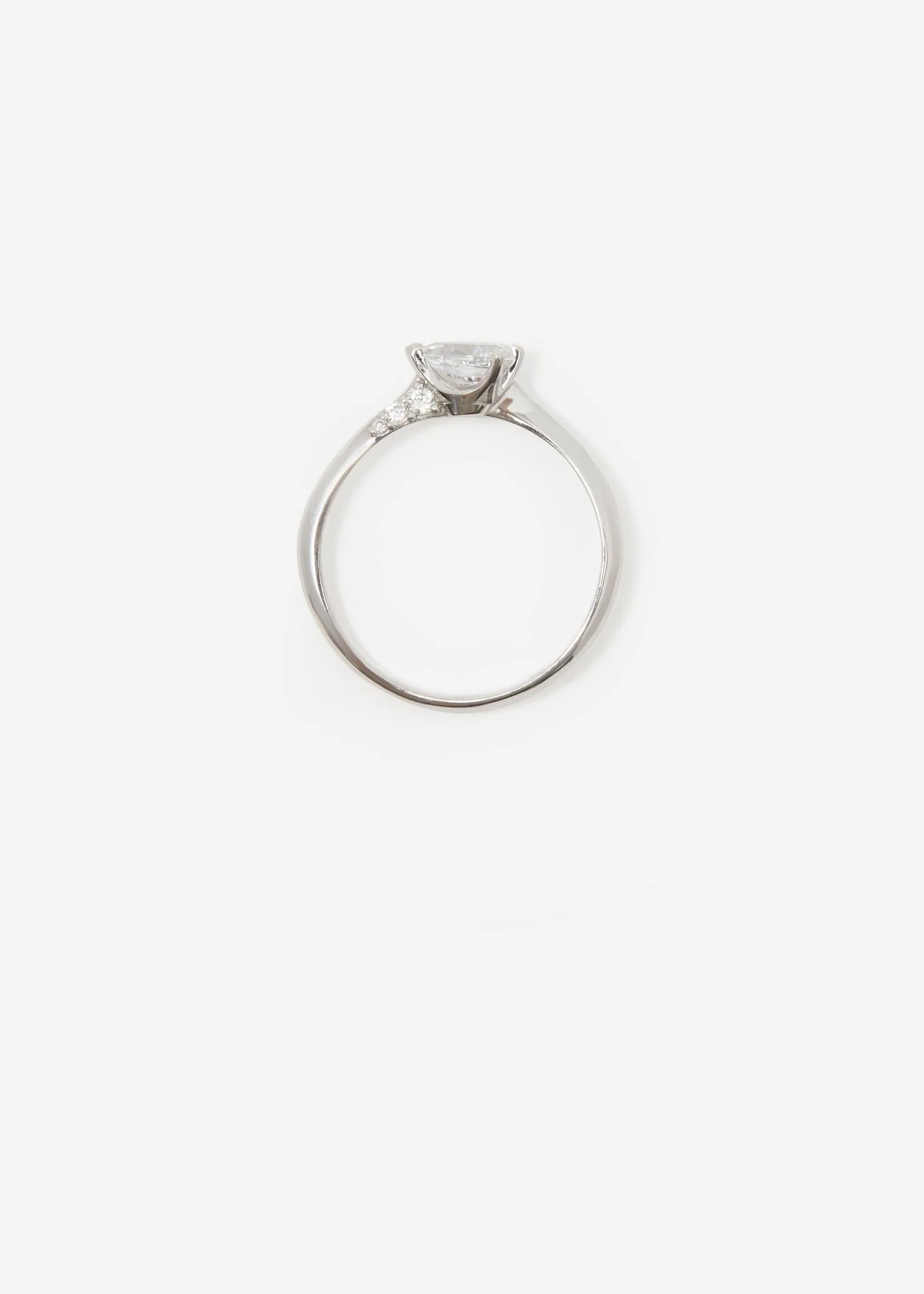 Drop Solitaire Ring Midi Pavé 0.3 - 0.5 Ct