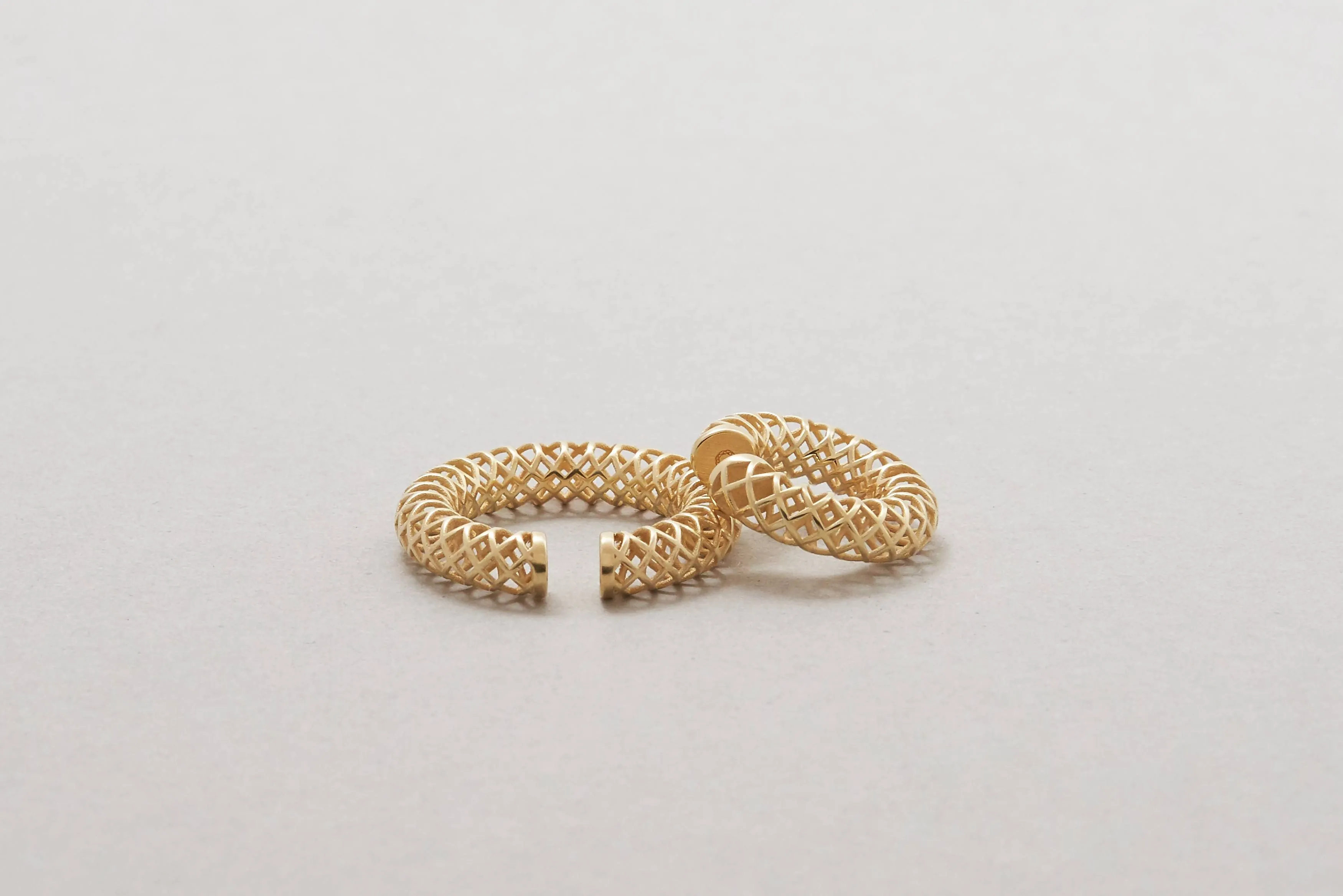 GOLD PLATED EARCUFF "MESH"