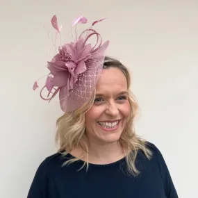 JBees JB18/040 Fascinator with net in Pinks