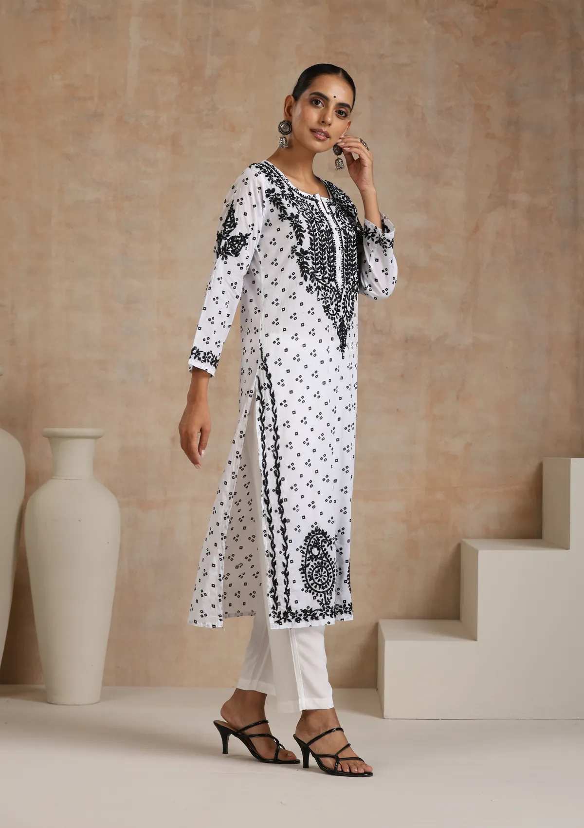 Naji Chikankari Mulmul Straight Kurta