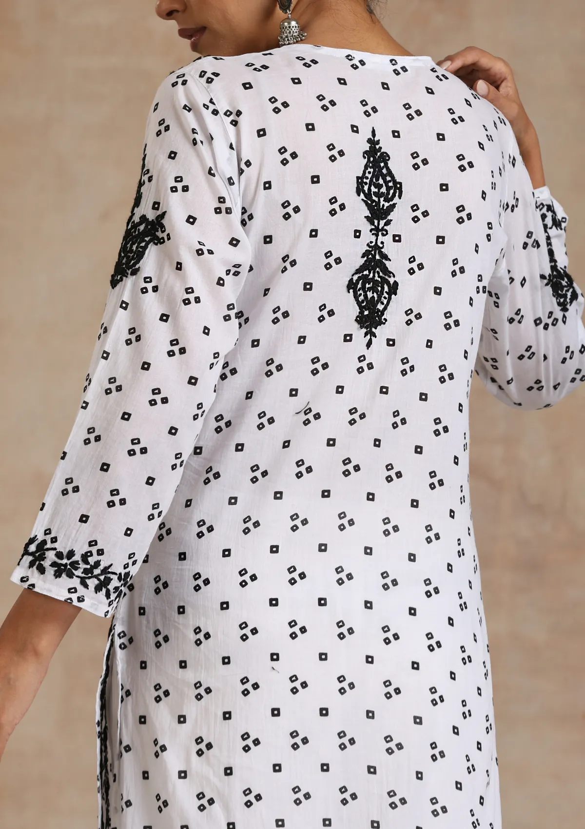 Naji Chikankari Mulmul Straight Kurta