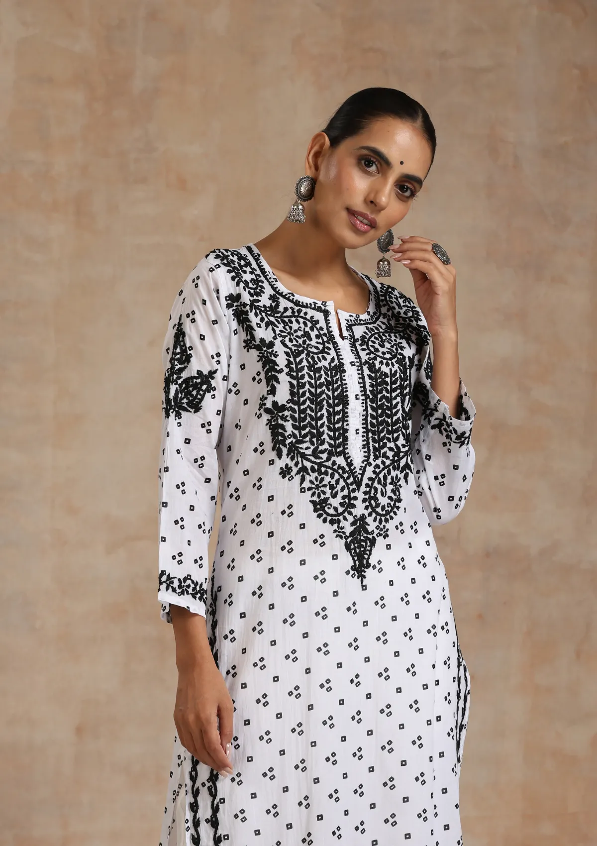 Naji Chikankari Mulmul Straight Kurta