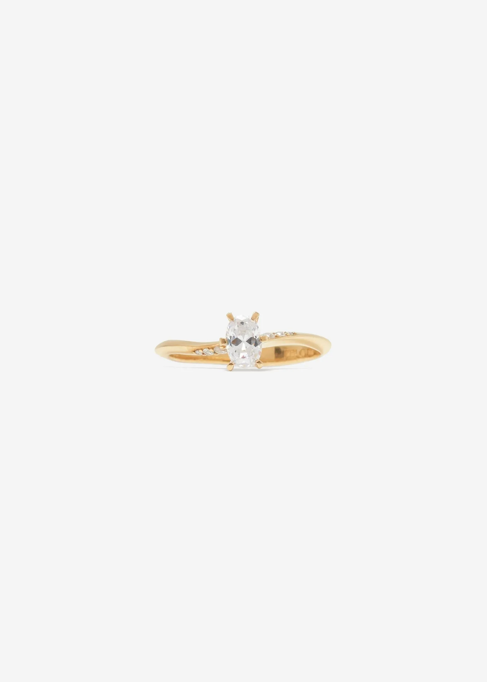 Oval Solitaire Ring Midi Pavé 0.3 - 0.5 Ct